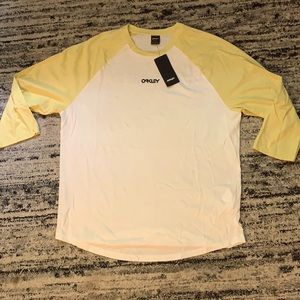 Never worn, Oakley 3 quarter sleeve shirt XL